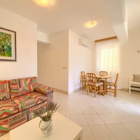 Apartman Maria Apartment *
